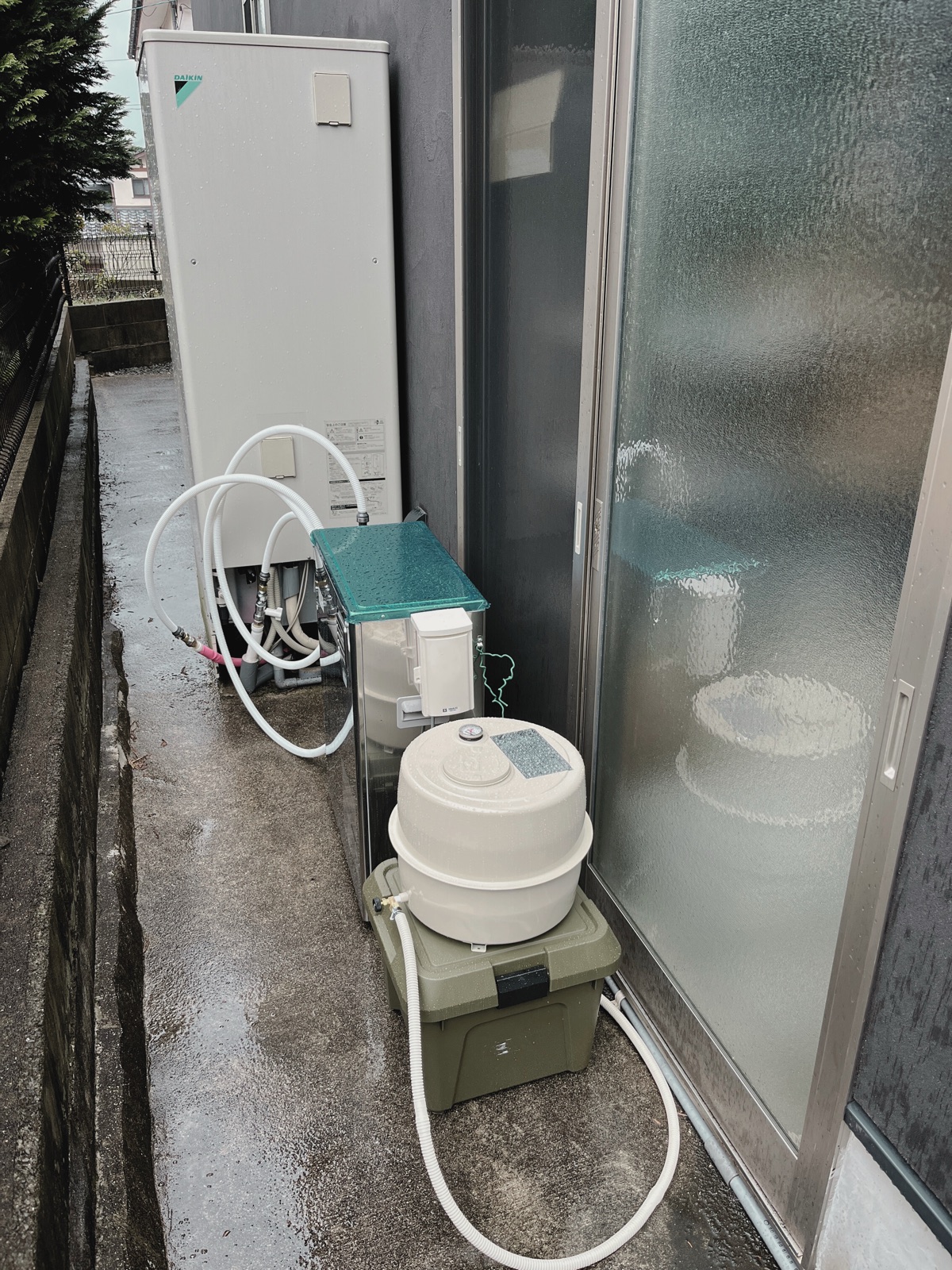 山口市周辺の給湯器故障・お湯が出ない時の住宅設備施工写真